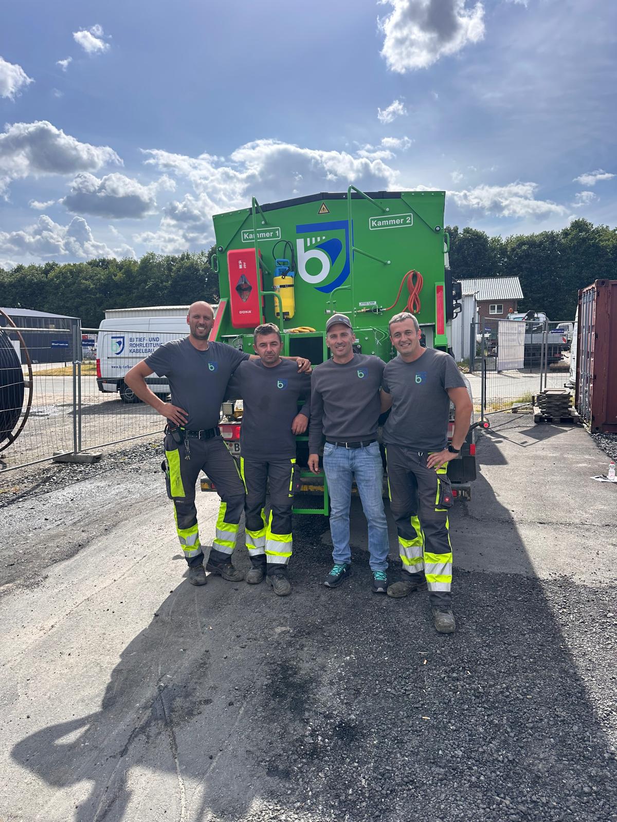 Team 08